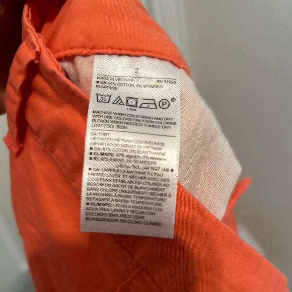 Old Navy Shorts Women | size 2 | Pink Perfect 5'' Khakis Mid Rise Casual Cotton - Picture 3 of 4